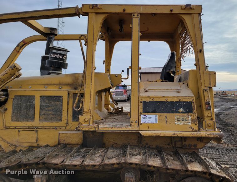 image for item DM8165 1983 Caterpillar D6D  dozer