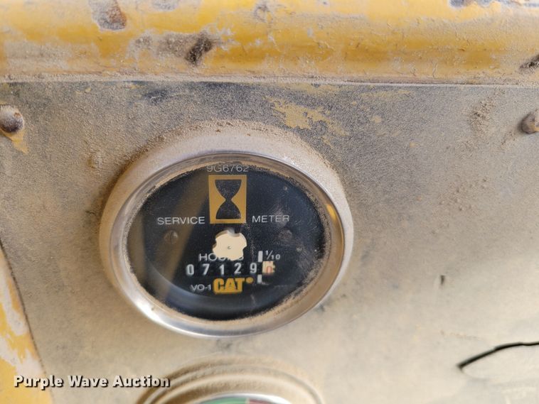 image for item DM8165 1983 Caterpillar D6D  dozer