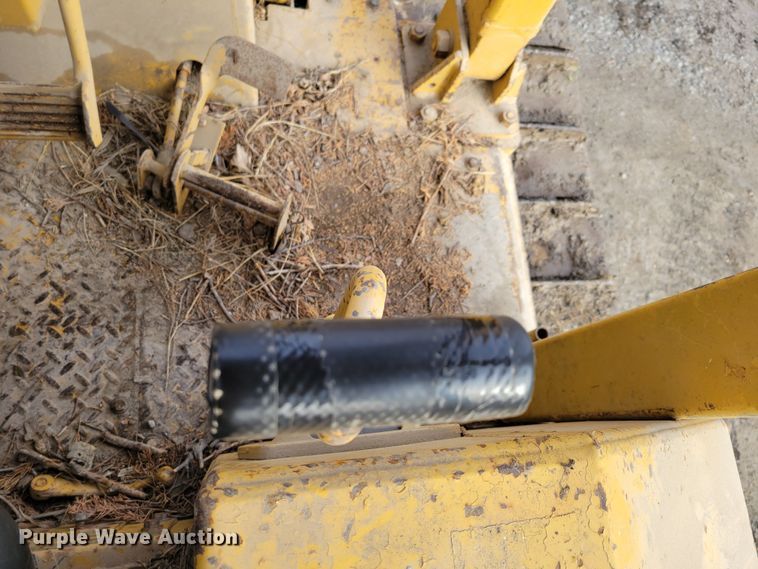 image for item DM8165 1983 Caterpillar D6D  dozer