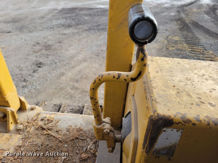 image for item DM8165 1983 Caterpillar D6D  dozer