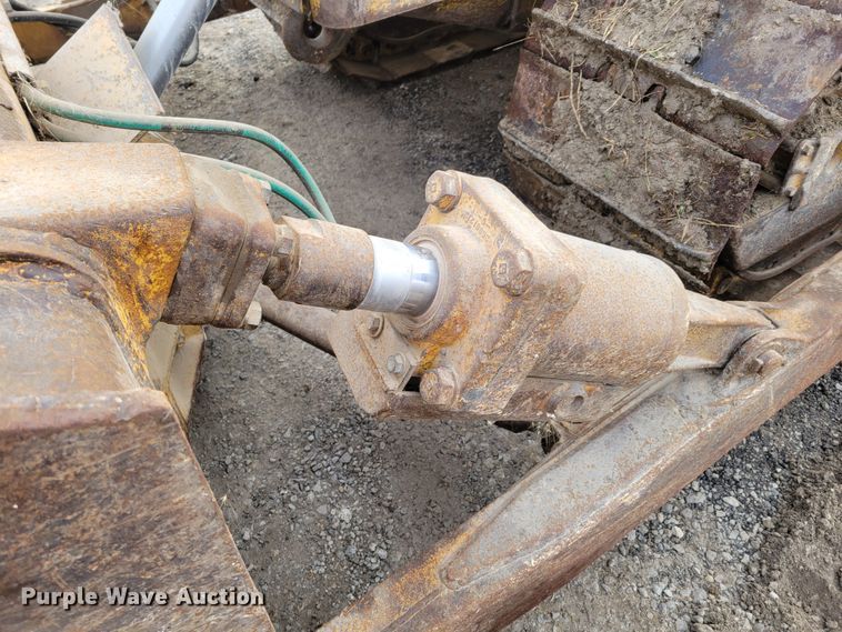 image for item DM8165 1983 Caterpillar D6D  dozer