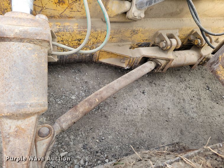 image for item DM8165 1983 Caterpillar D6D  dozer