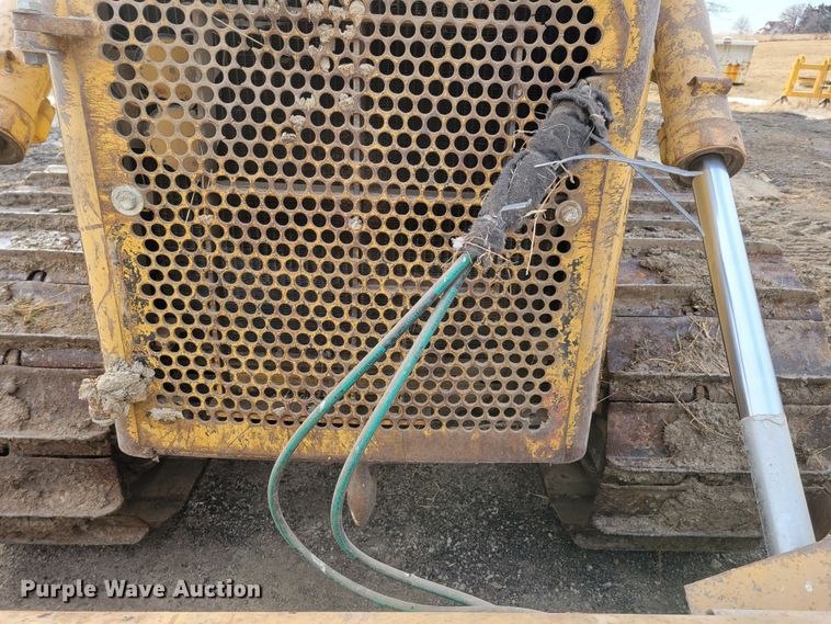 image for item DM8165 1983 Caterpillar D6D  dozer