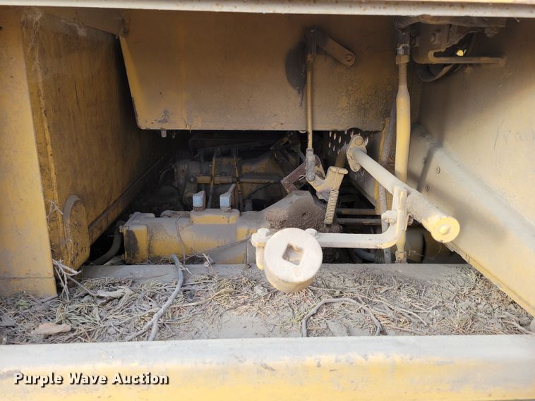 image for item DM8165 1983 Caterpillar D6D  dozer