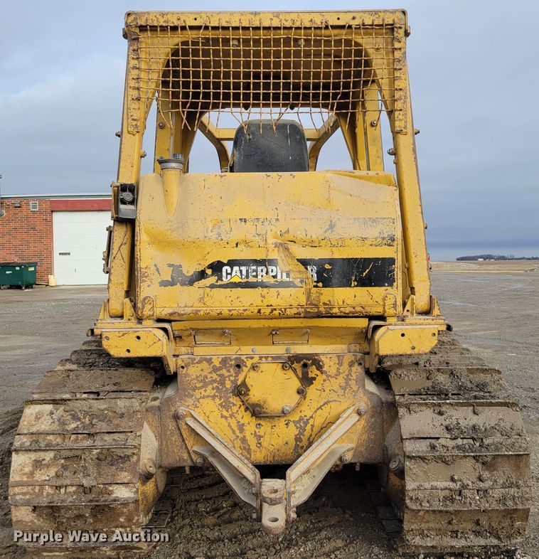 image for item DM8165 1983 Caterpillar D6D  dozer