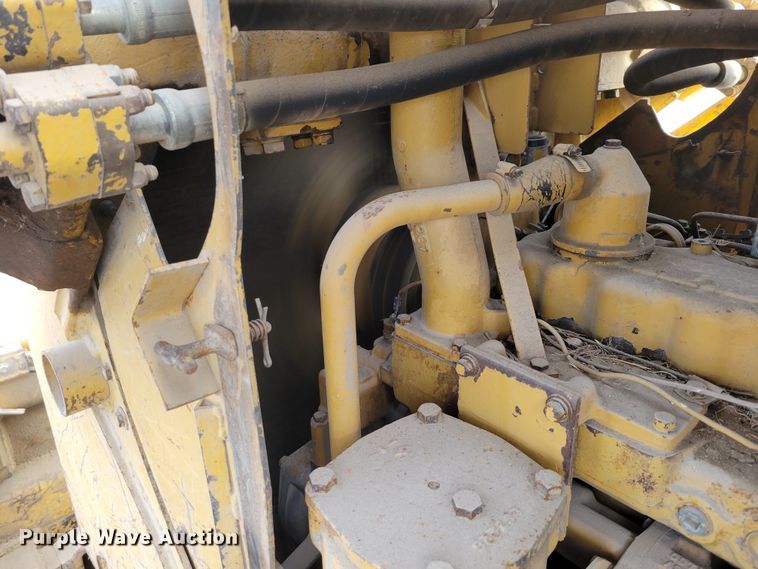 image for item DM8165 1983 Caterpillar D6D  dozer