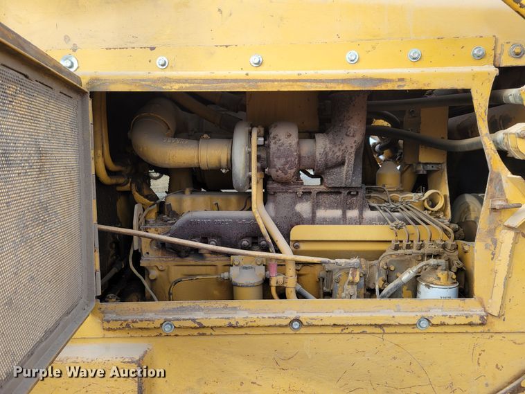 image for item DM8165 1983 Caterpillar D6D  dozer