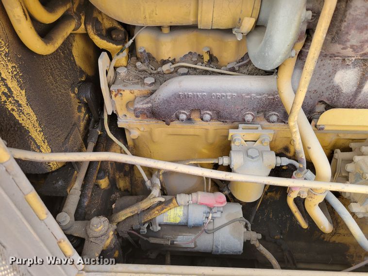 image for item DM8165 1983 Caterpillar D6D  dozer
