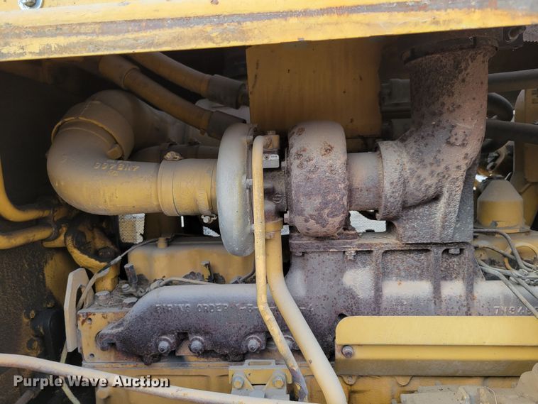 image for item DM8165 1983 Caterpillar D6D  dozer