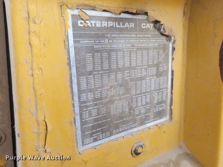 image for item DM8165 1983 Caterpillar D6D  dozer