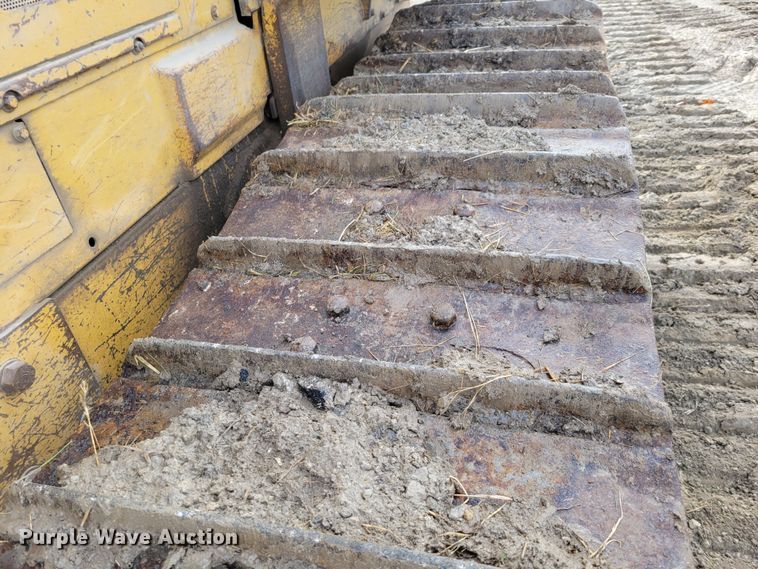 image for item DM8165 1983 Caterpillar D6D  dozer