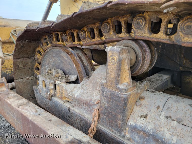 image for item DM8165 1983 Caterpillar D6D  dozer