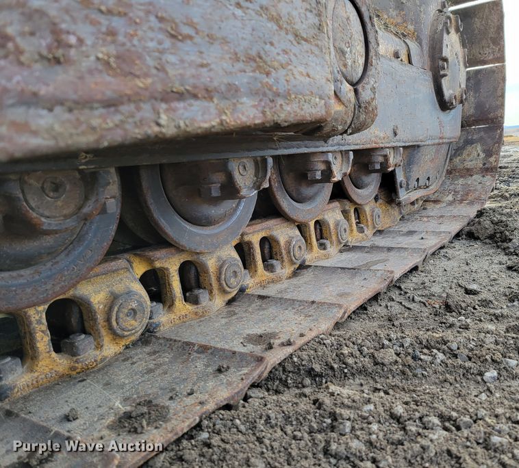 image for item DM8165 1983 Caterpillar D6D  dozer