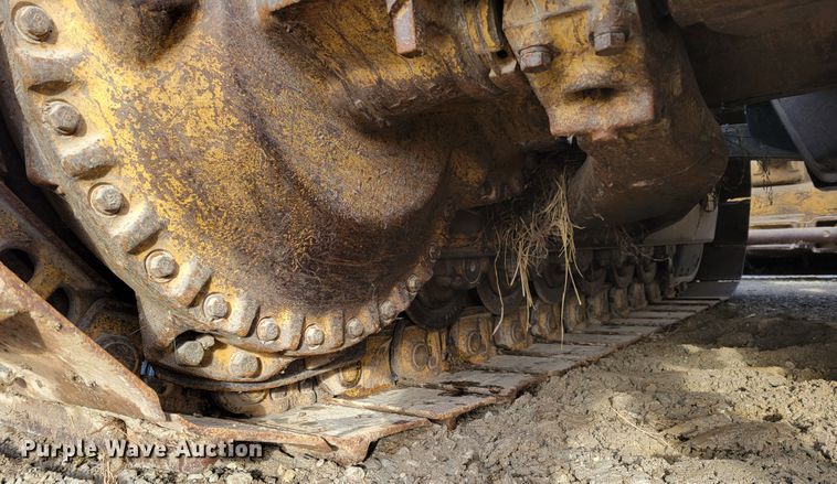image for item DM8165 1983 Caterpillar D6D  dozer