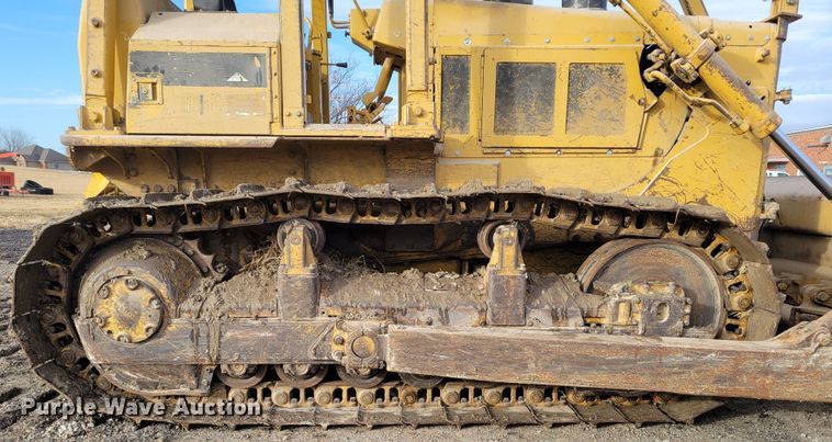 image for item DM8165 1983 Caterpillar D6D  dozer