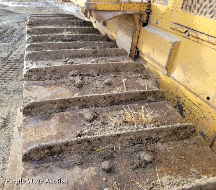 image for item DM8165 1983 Caterpillar D6D  dozer