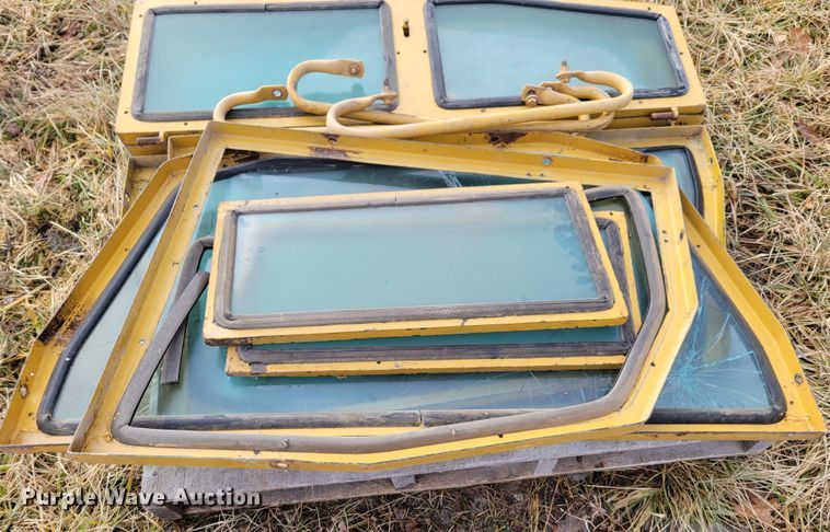 image for item DM8165 1983 Caterpillar D6D  dozer