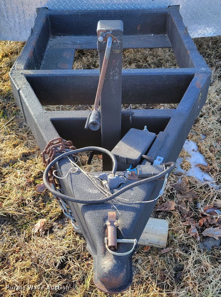 image for item DM8168 2005 H&H Trailers  enclosed cargo trailer