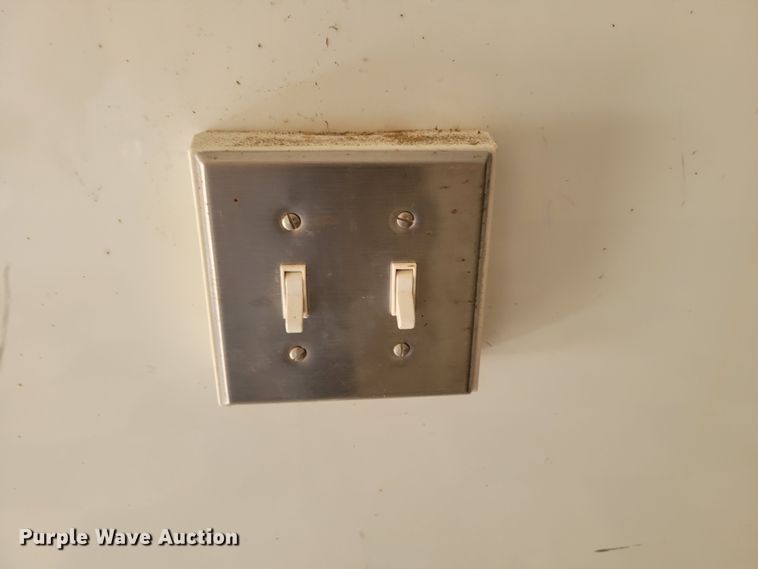 image for item DM8168 2005 H&H Trailers  enclosed cargo trailer