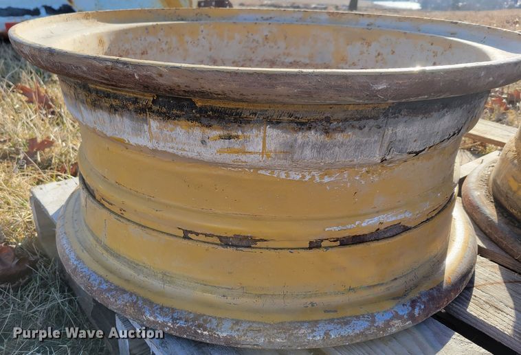 image for item DM8171 (2) wheels