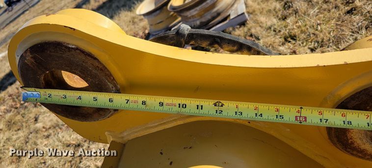 image for item DM8172 2018 Caterpillar  excavator bucket