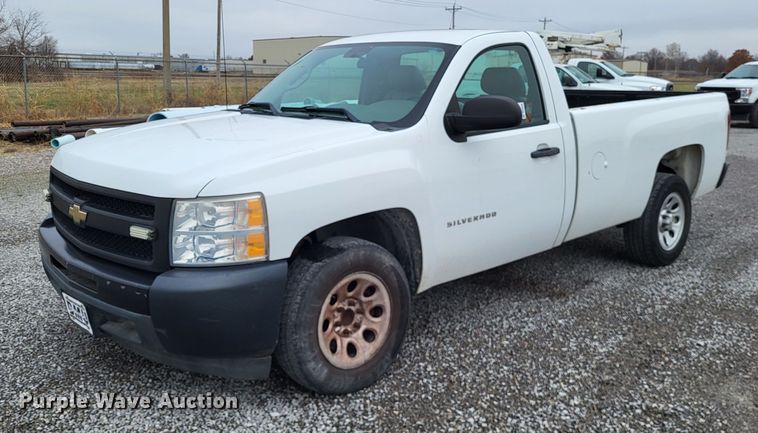 image for item DO3526 2011 Chevrolet Silverado 1500 pickup truck