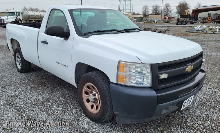 image for item DO3526 2011 Chevrolet Silverado 1500 pickup truck
