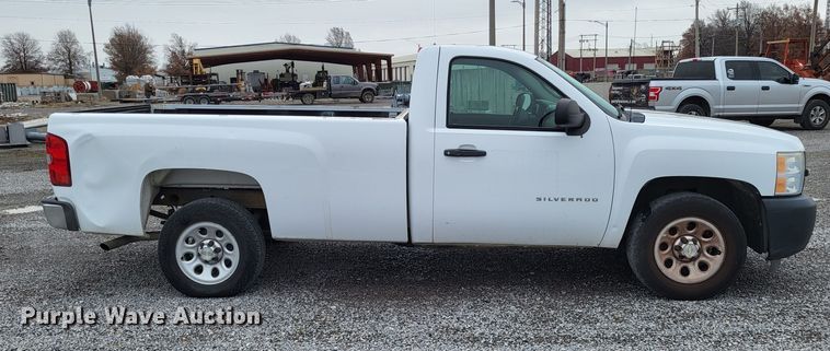 image for item DO3526 2011 Chevrolet Silverado 1500 pickup truck