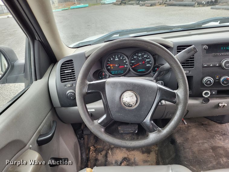 image for item DO3526 2011 Chevrolet Silverado 1500 pickup truck