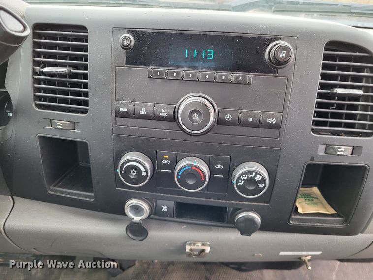 image for item DO3526 2011 Chevrolet Silverado 1500 pickup truck