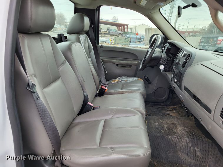 image for item DO3526 2011 Chevrolet Silverado 1500 pickup truck