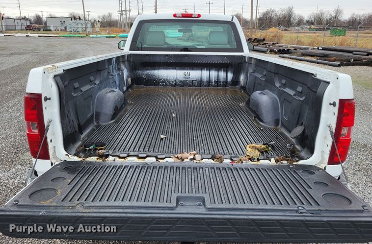 image for item DO3526 2011 Chevrolet Silverado 1500 pickup truck