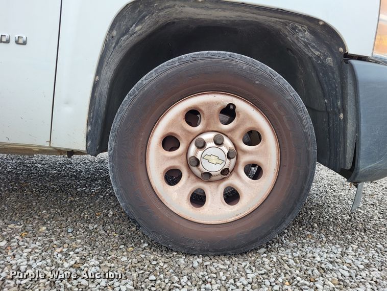 image for item DO3526 2011 Chevrolet Silverado 1500 pickup truck