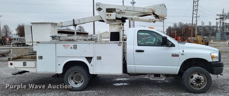 image for item DO3528 2010 Dodge Ram 5500  bucket truck