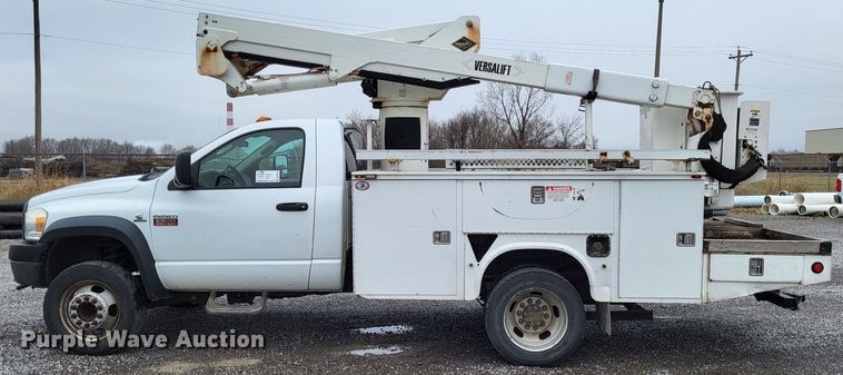 image for item DO3528 2010 Dodge Ram 5500  bucket truck