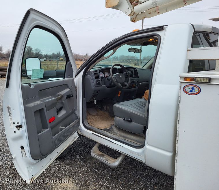 image for item DO3528 2010 Dodge Ram 5500  bucket truck
