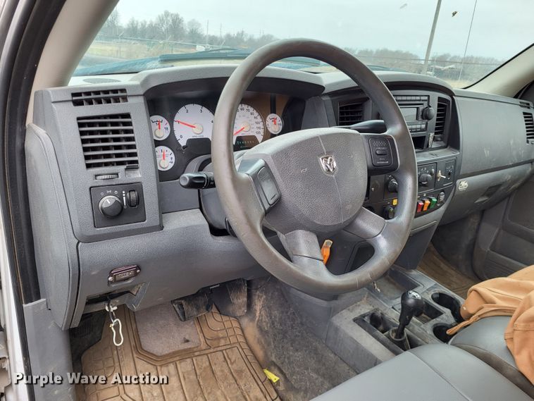 image for item DO3528 2010 Dodge Ram 5500  bucket truck