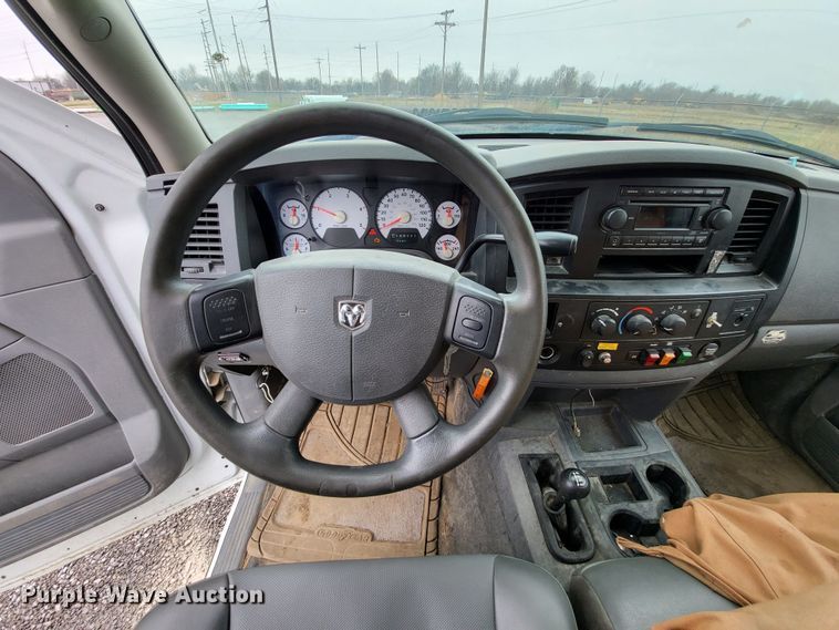 image for item DO3528 2010 Dodge Ram 5500  bucket truck