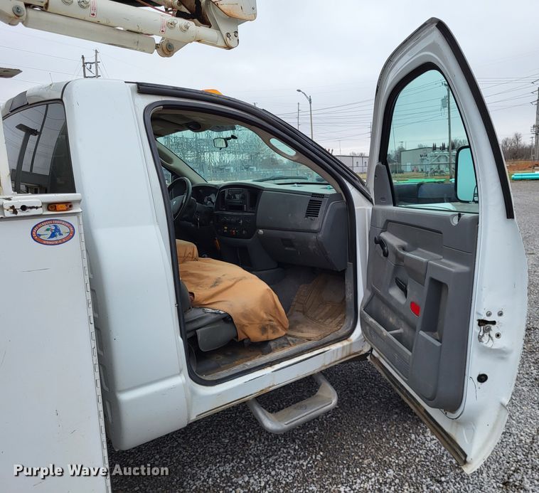 image for item DO3528 2010 Dodge Ram 5500  bucket truck