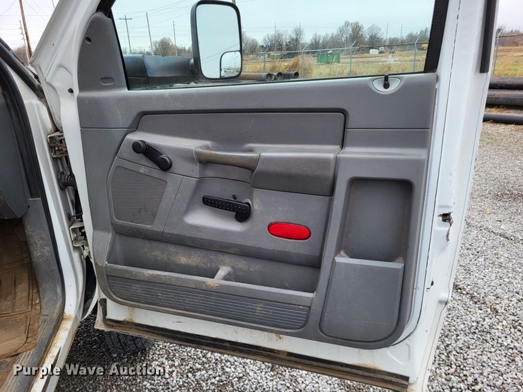 image for item DO3528 2010 Dodge Ram 5500  bucket truck