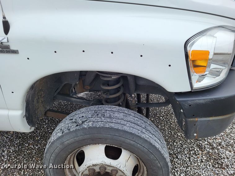 image for item DO3528 2010 Dodge Ram 5500  bucket truck