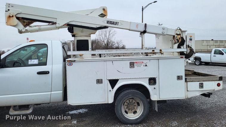 image for item DO3528 2010 Dodge Ram 5500  bucket truck