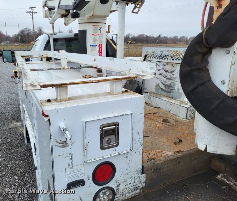 image for item DO3528 2010 Dodge Ram 5500  bucket truck