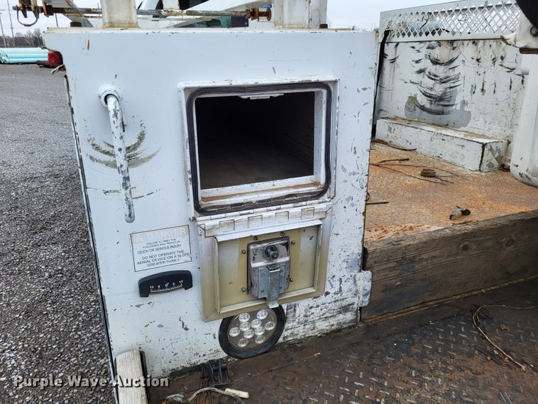 image for item DO3528 2010 Dodge Ram 5500  bucket truck