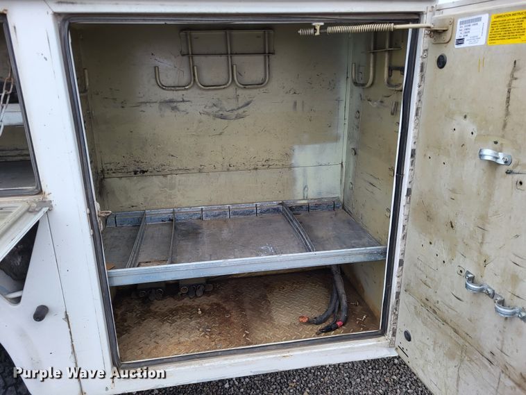 image for item DO3528 2010 Dodge Ram 5500  bucket truck