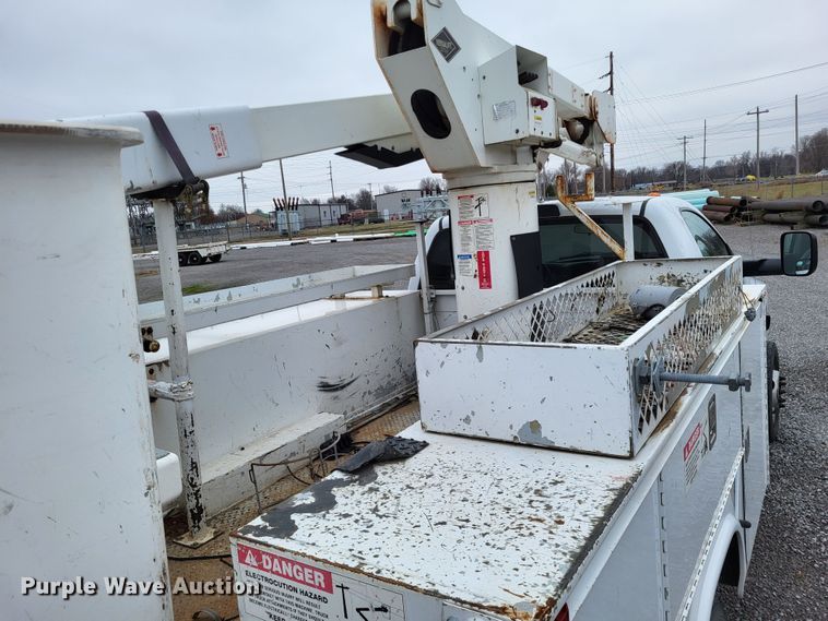 image for item DO3528 2010 Dodge Ram 5500  bucket truck