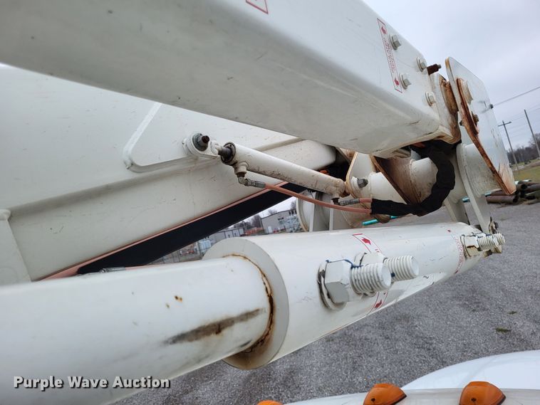 image for item DO3528 2010 Dodge Ram 5500  bucket truck