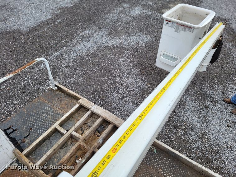 image for item DO3528 2010 Dodge Ram 5500  bucket truck