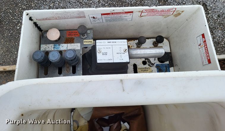 image for item DO3528 2010 Dodge Ram 5500  bucket truck