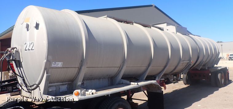 image for item DQ3011 1975 Fruehauf  tank trailer